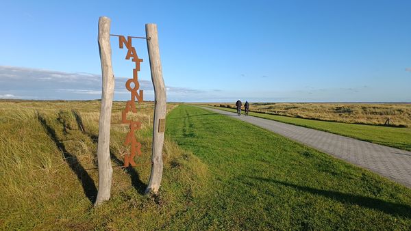 Hinweis-Stele auf den Nationalpark auf Langeoog